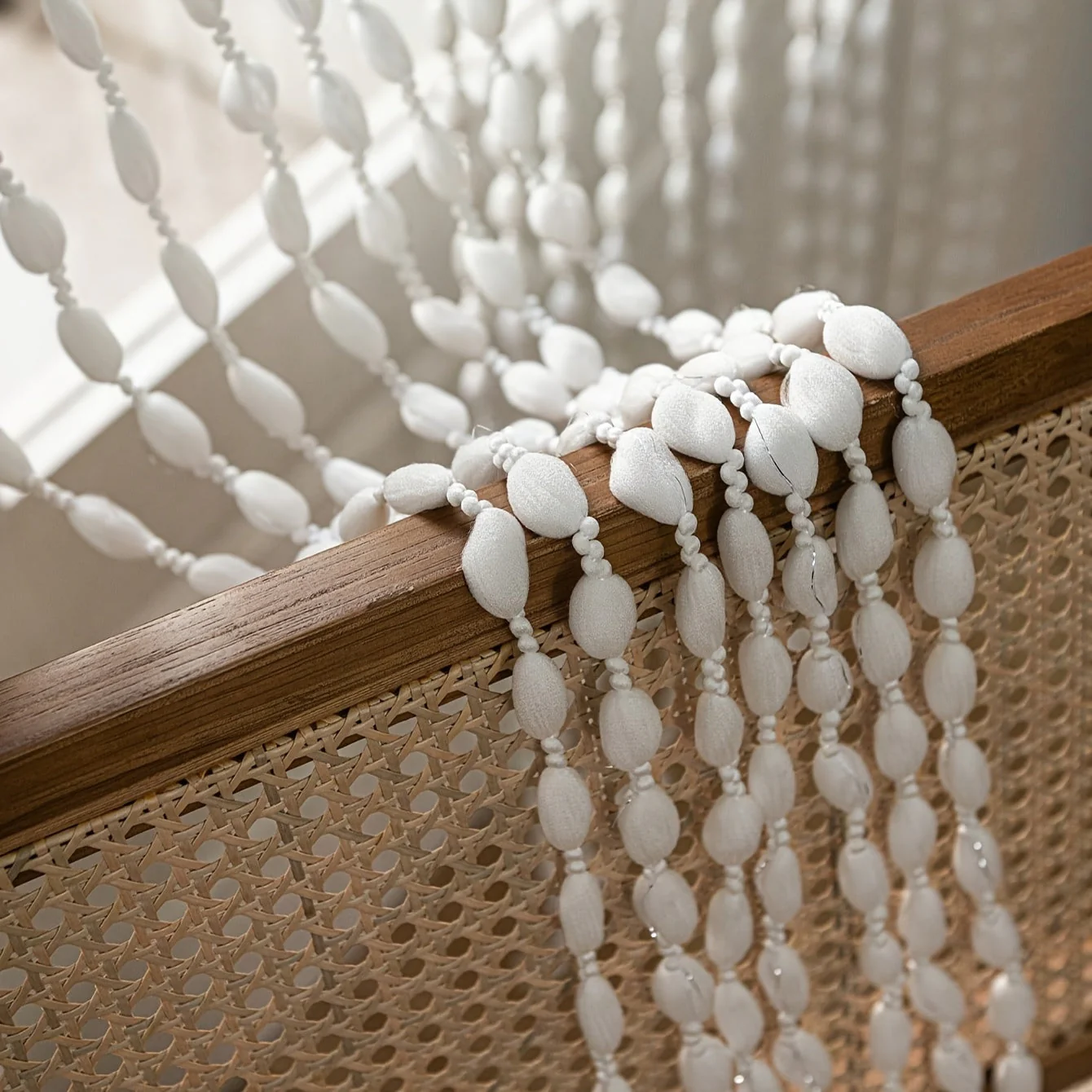 Boho-tyylinen Oviverho Helmillä Koristeltu - Image 4