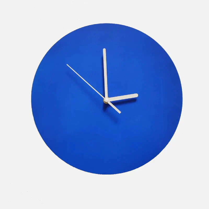 Geometrinen Seinäkello Modernilla Tyylillä