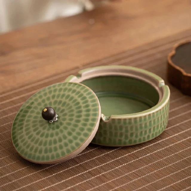 Käsintehty Retro Tuhkakuppi Kannella - Image 11