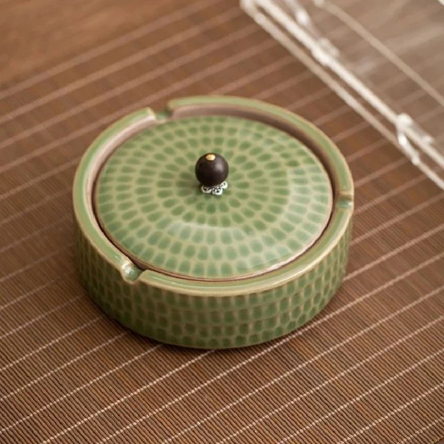 Käsintehty Retro Tuhkakuppi Kannella - Image 12