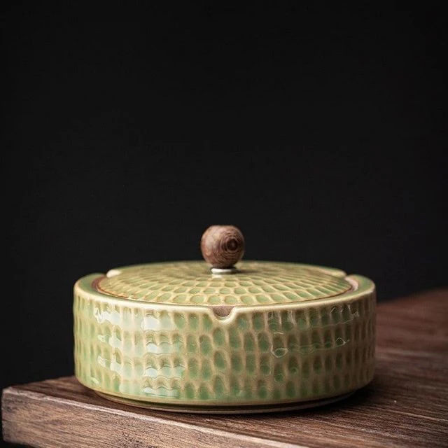Käsintehty Retro Tuhkakuppi Kannella - Image 8