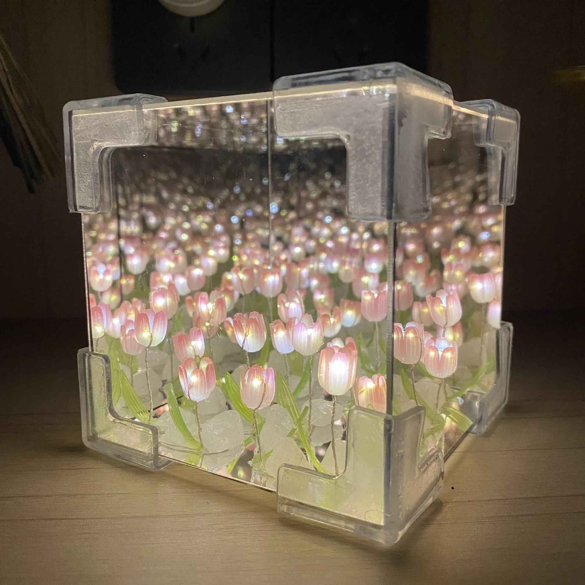 Kukkalaatikko Tulppaanivalo Moderni Sisustuselementti - Image 8