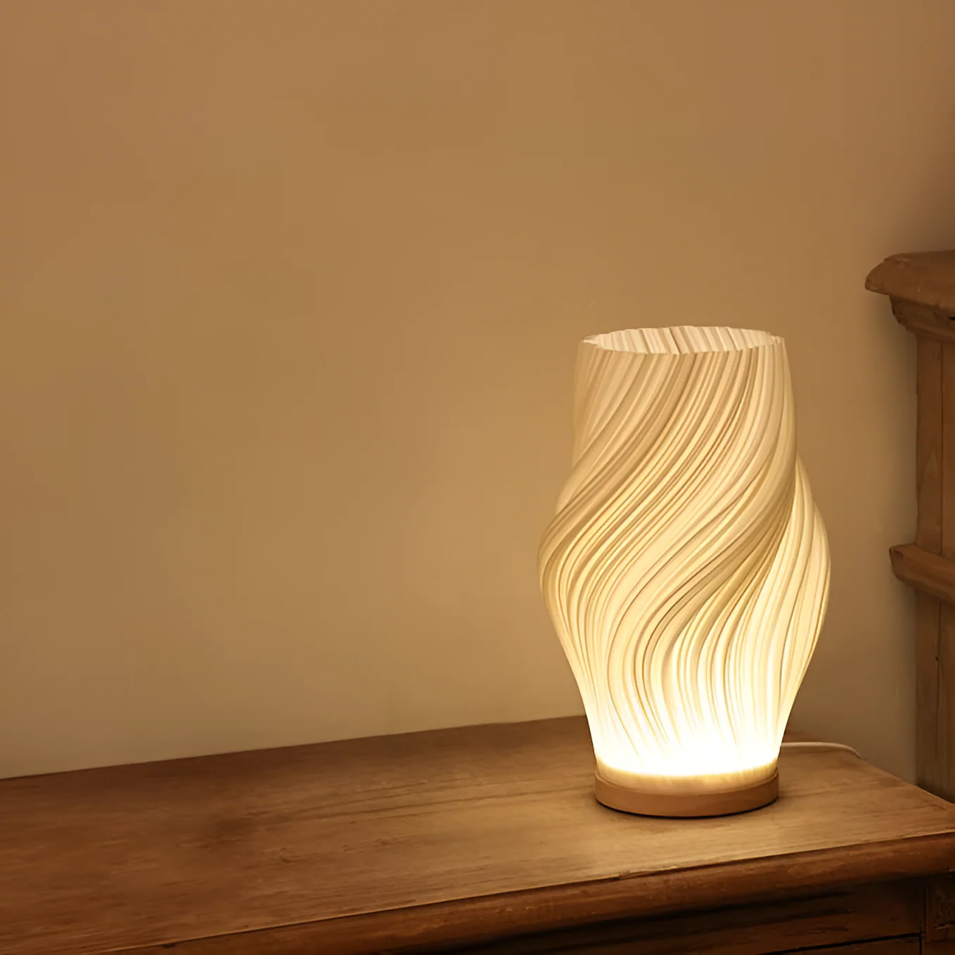 Moderni Pöytävalaisin 3D Aaltovaikutus Energiatehokas LED Lamppu - Image 7