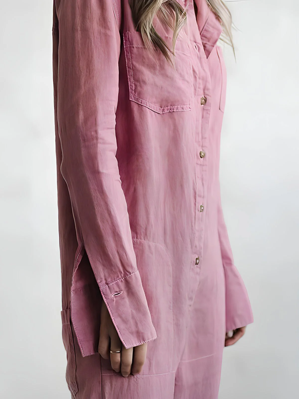 Naisten Jumpsuit Polokraagalla ja Kapeilla Housuilla - Image 3