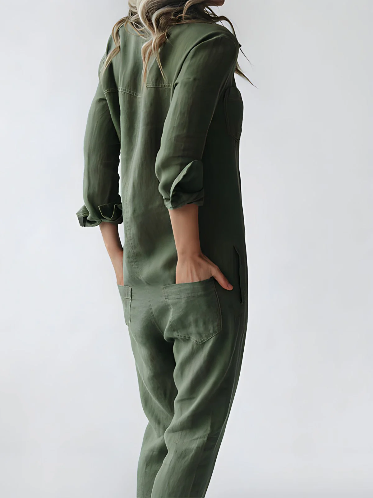 Naisten Jumpsuit Polokraagalla ja Kapeilla Housuilla - Image 5