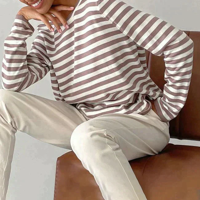 Naisten Pitkähiha T-paita Raitakuosisella Designilla - Image 2