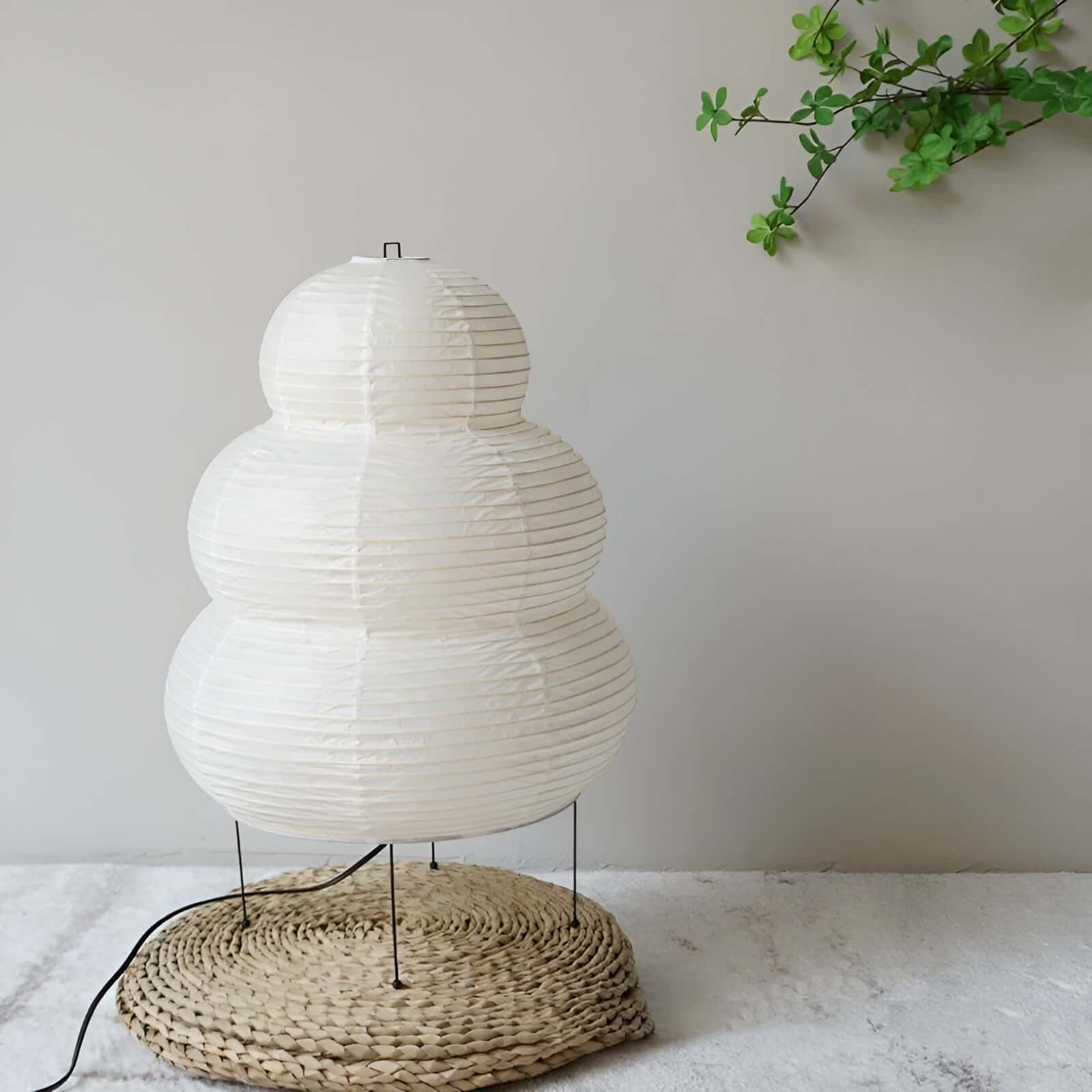 Pöytävalaisin Minimalistisella Kolmijalkamuotoilulla - Image 2