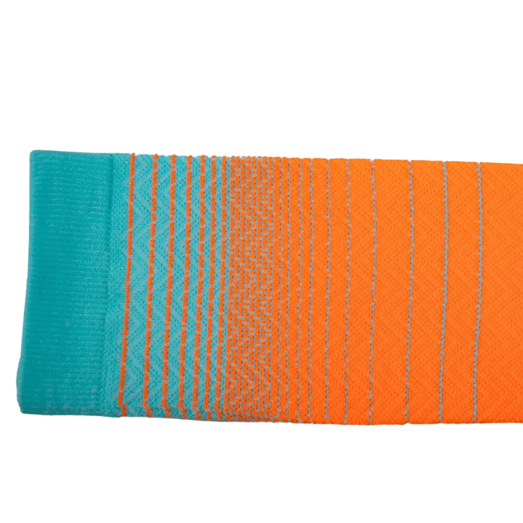 Unisex värikkäät urheilusukat - Image 28